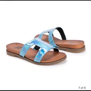 MUK LUK slide on sandals!